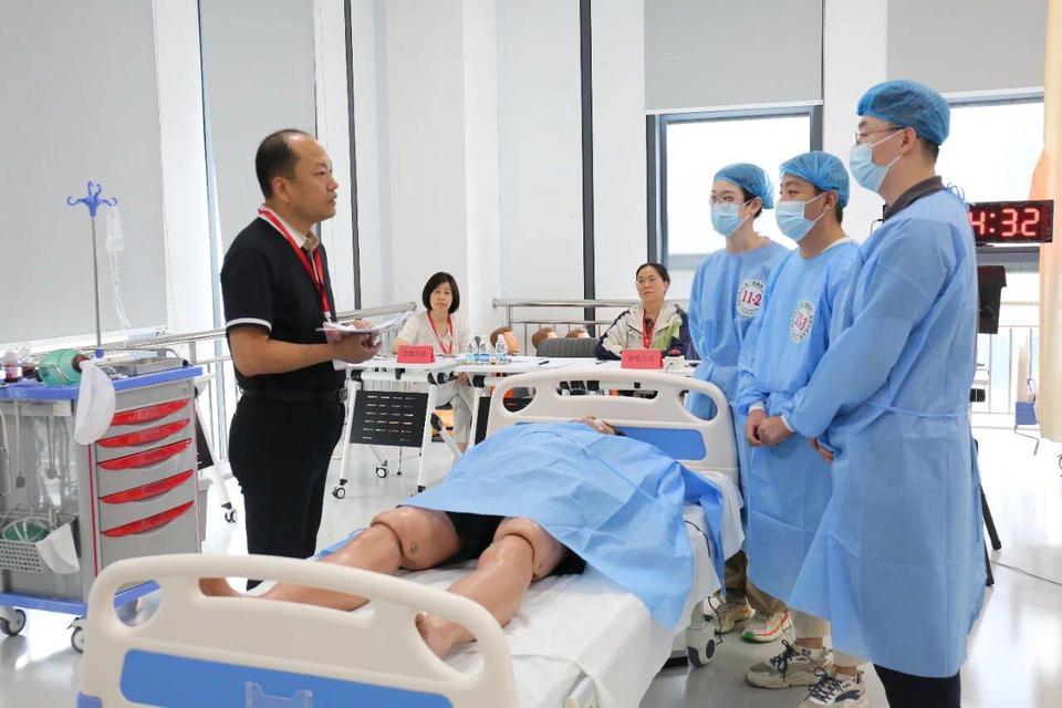 大赛中取得, 项比赛中同, 康复大学青