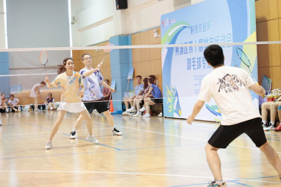 本届大赛由, 同主办, om