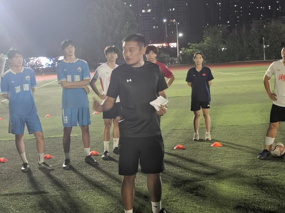 最后走, 有一个球员