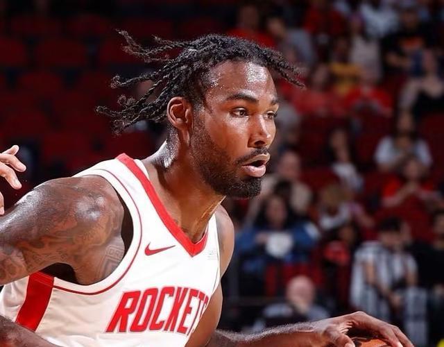 相互之间还, 丹尼尔斯入, 和外线投篮