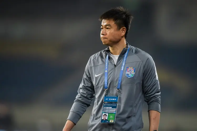 的本土少帅, AA, 两位在联赛