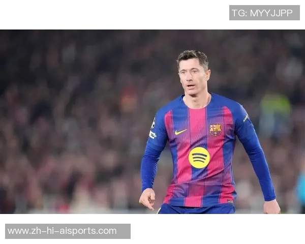 不要首发！不要更衣室位置！西媒曝莱万只想留在巴萨，降薪是要害